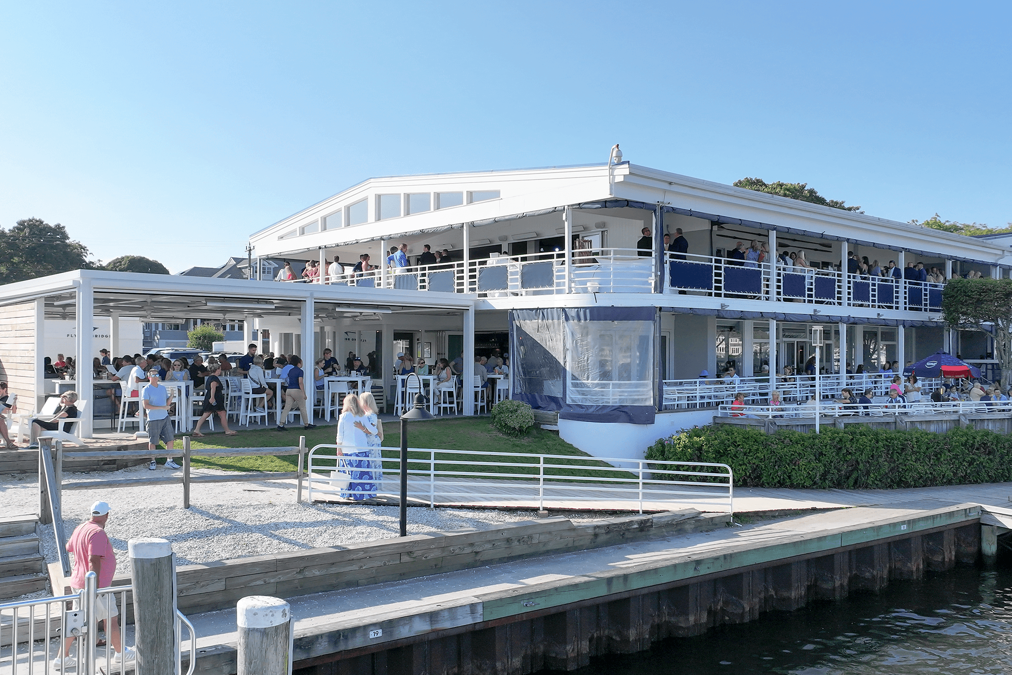 The Long Bar at Flying Bridge Restaurant